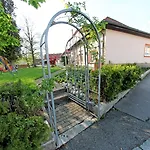 罗斯尔养生酒店 酒店